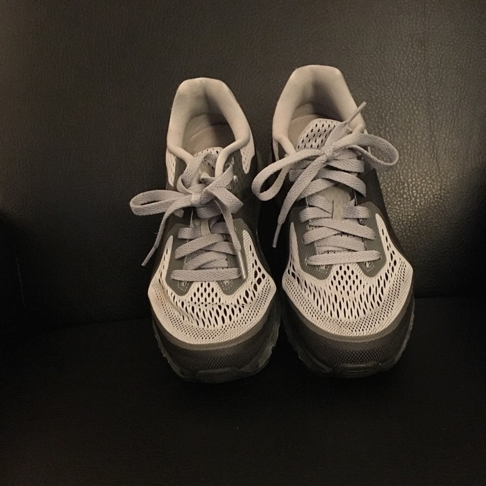 Nike AirMax tennis shoes 👟